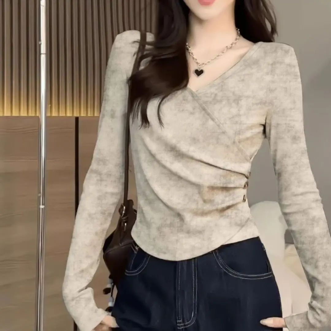 Fashion Tie-dye V-neck Long-sleeved Bottom T-shirt for Women's Spring Inner Wear Design Sense Button Slim-fitting Top