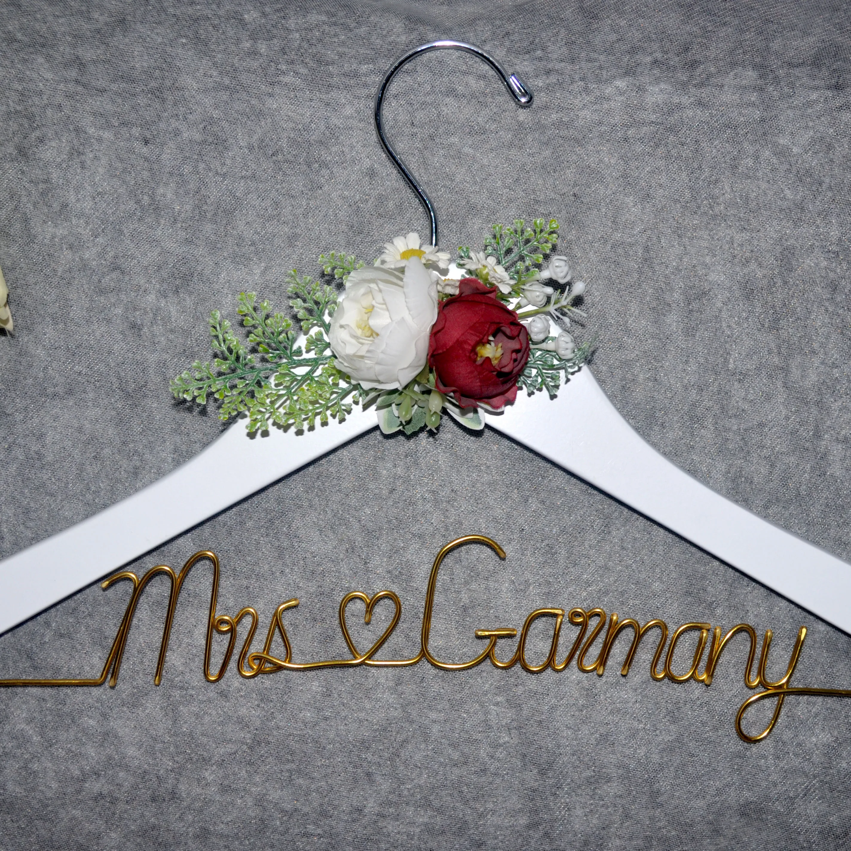 Bridal Groom Wood Hanger Bridesmaid hanger, Name Mr&Mrs Wedding Anniversary Shower Gift,Graduation Ceremony, With Flowes