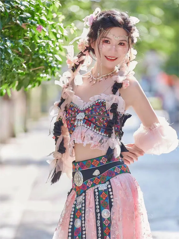 

Танцевальные костюмы для экзотической туристической фотографии и фотостудии