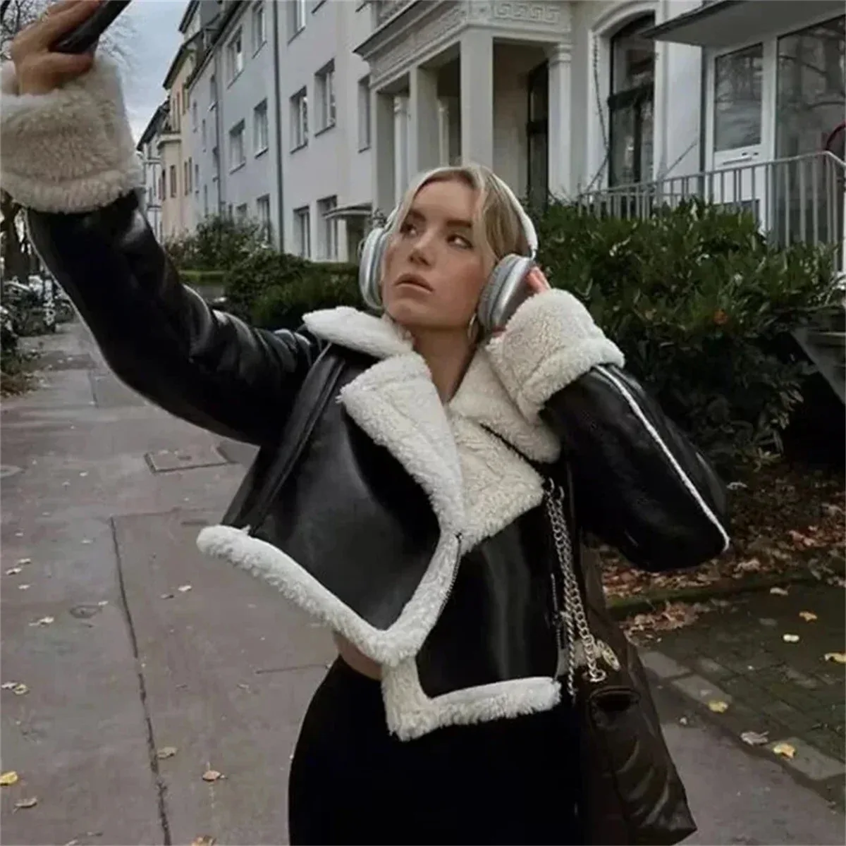 Women's Street Style Faux Fur Short Jacket Coat Black Cropped Shearling Lined Leather Jacket With White Trim For Women ZCA0