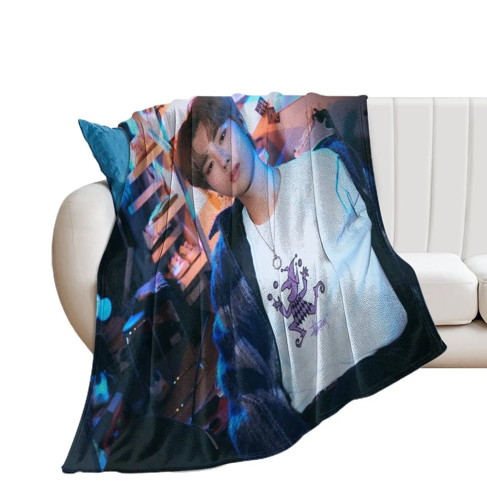 Xdinary Heroes Jungsu Throw Blanket Nap for sofa Soft Big manga Blankets