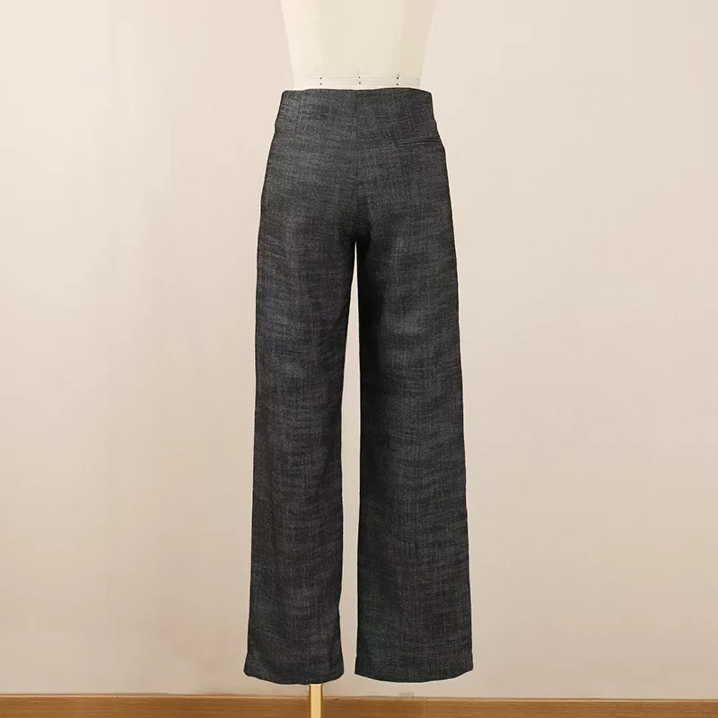 El nuevo traje retro a cuadros, pantalones de pierna recta y pantalones casuales para Primavera/Verano 2025, son elegantes y versátiles.