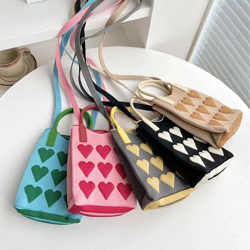 Korean Fashion Heart Knitted Mini Square Handbag for Women Small Mobile Phone Shoulder Bags Girls Cute Outdoor Crossbody Bags view 3