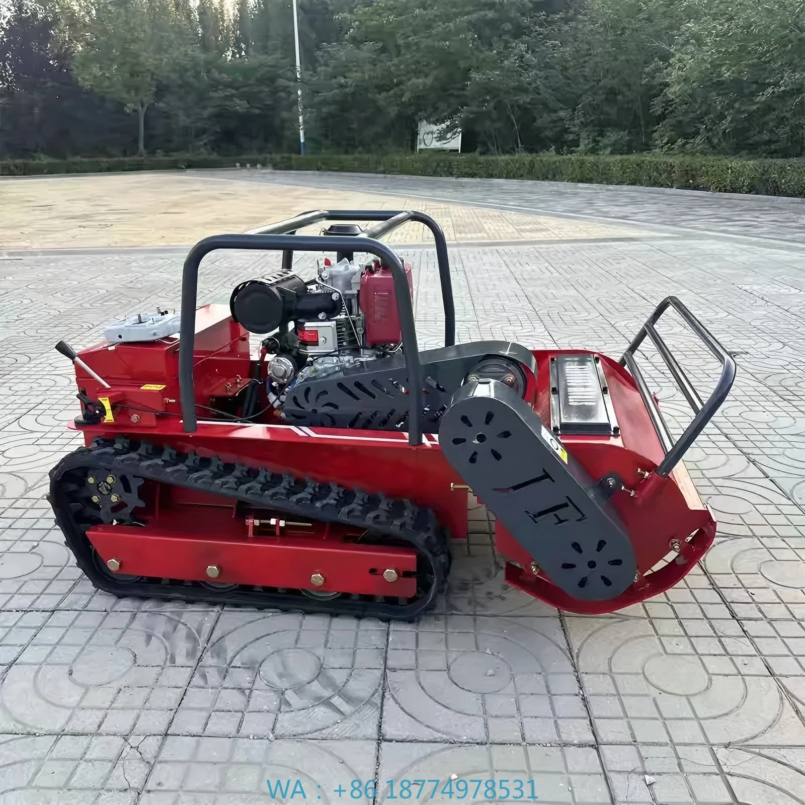 Tracked Radio Controlled Grass Cutter Machine Hot Sale Remote Control 4-stroke Cordless Robotic Lawn Mower All Terrain