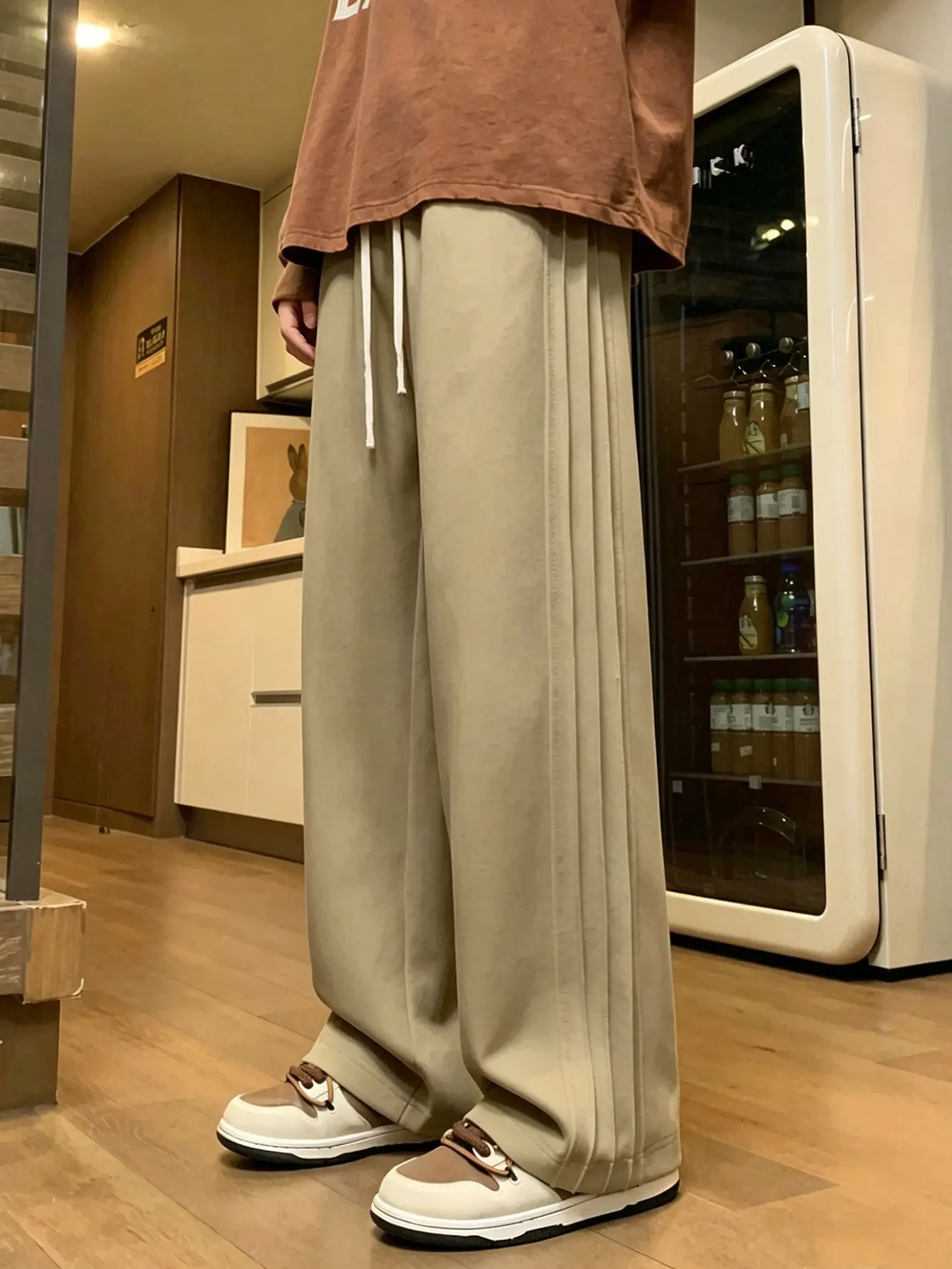 Herren-Freizeithosen, Locker Geschnittenes Design mit Weitem Bein, Elastischer Bund, Bequem für den Alltag, Modische Herrenbekleidung, Trendig und Stilvoll – Detail 2
