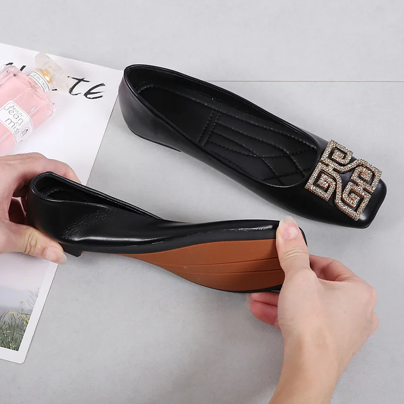 

New Fashionable Casual Women's Flat Shoes Shallow Mouth Square Head Soft Surface Water Diamond Anti slip Mother's Shoes