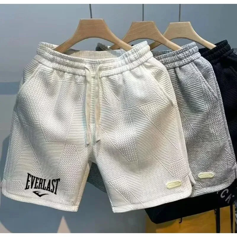 Los nuevos pantalones cortos informales estampados, pantalones cortos de moda y populares para hombre, pantalones cortos deportivos transpirables y cómodos para primavera y verano
