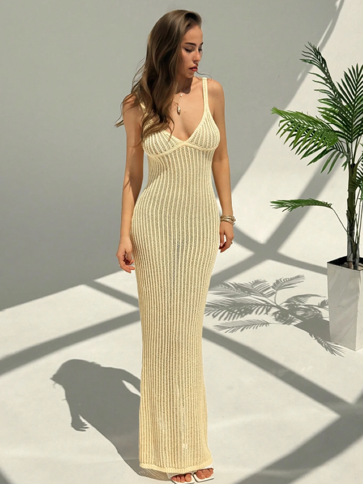 Elegante abito sottoveste lavorato a maglia senza schienale, copricostume sexy scavato, perfetto per le vacanze al mare in piscina, stile aderente