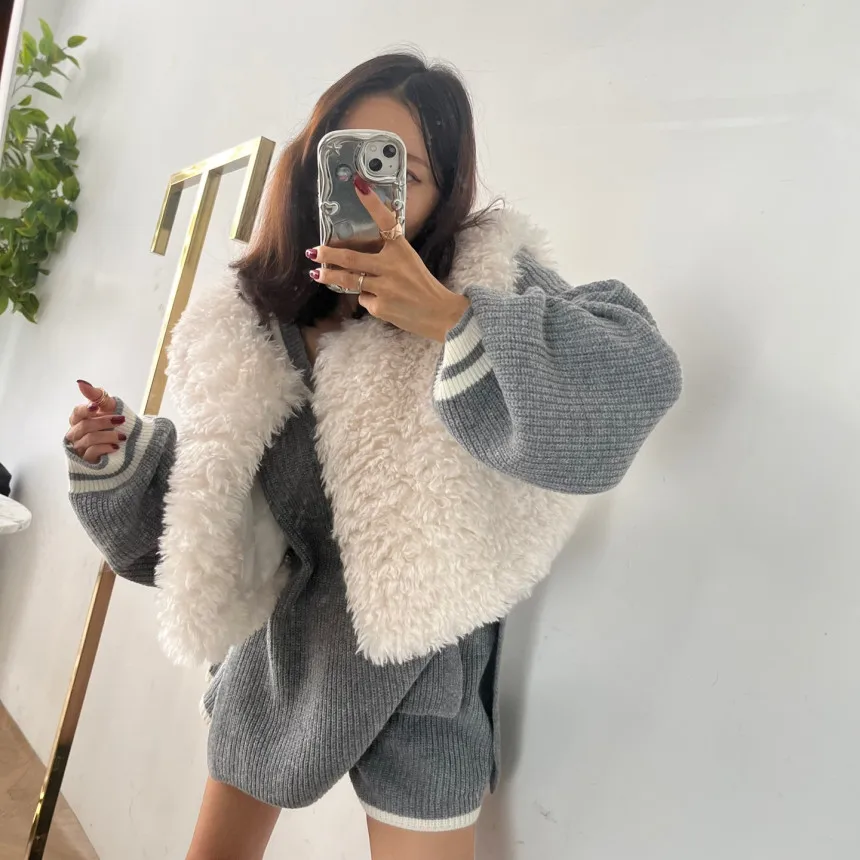 Ladies Imitation Wool Fur Vests Women's 2024 Autumn Winter New Trendy Fur Integrated Plush Tank Tops Sleeveless Solid Color Vest