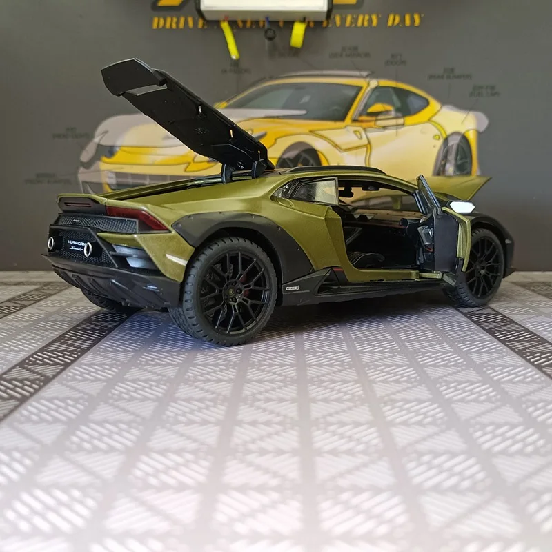 

Модель спортивного автомобиля Huracan Sterrato 1:24, литая металлическая модель гоночного автомобиля, коллекционная имитационная модель, игрушка для детей, подарок