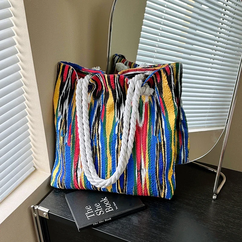 

Повседневная трендовая женская сумка большой вместимости для подмышек, новинка 2023 года, универсальные женские сумки на плечо Advanced Sense, дорожная сумка-тоут