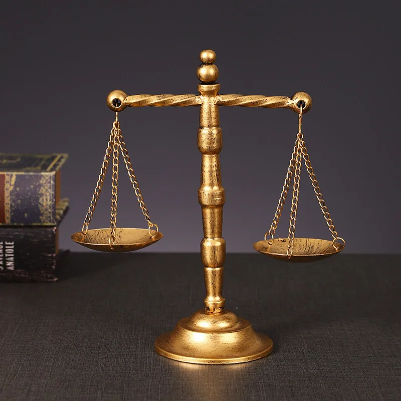 Ornement de balance en fer vintage, cadeau de luxe pour avocat, modèle Libra, statue décorative de bureau pour avocat