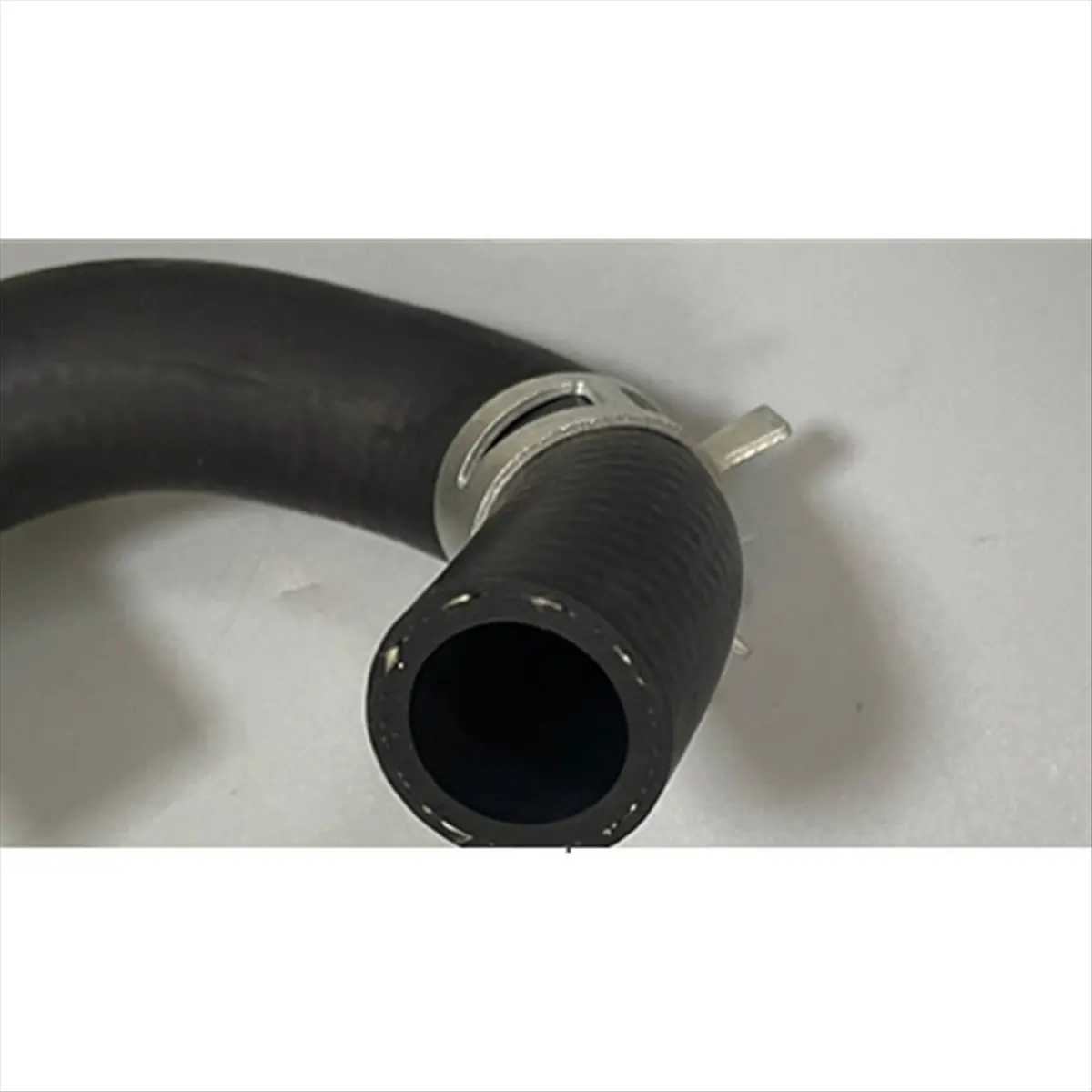 Compatible For Aveo GT 12-15 1.6L Radiator Hose Cold Cooling Antifreeze Water Tank Auxiliary Kettle Water Pipe 26201390