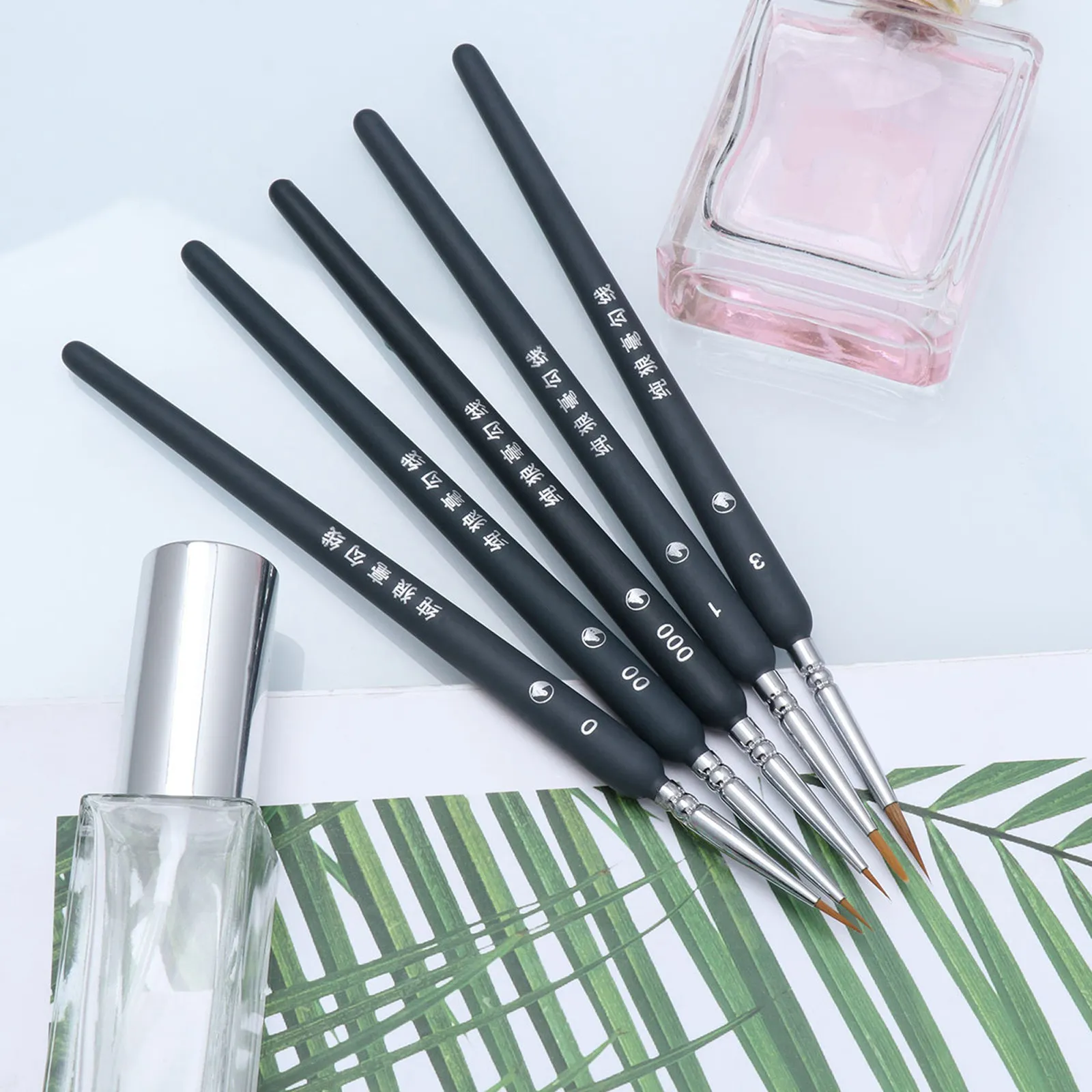 

5Pcs Wolf Hair Detail Paint Brush Set Professional Fine Tip Brushes for Art Painting Mini Projects Numbering Drawing 000 00 0 1