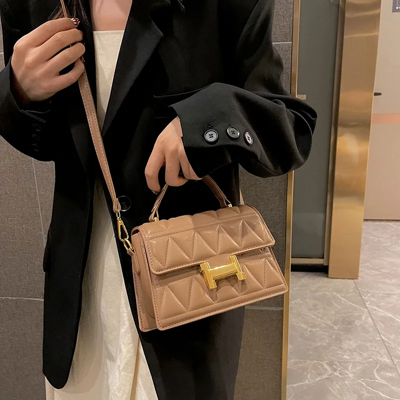 Bolsas e bolsas de luxo para mulheres, pequena bolsa quadrada, bolsa de letras em relevo, bolsa de ombro casual, nova