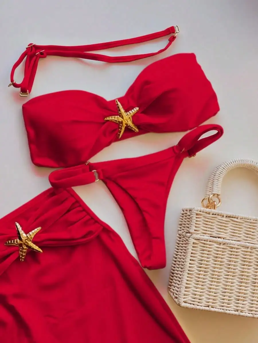 

Комплект из 3 предметов: однотонное бикини-бандо с декором в виде морских звезд, пляжный купальник