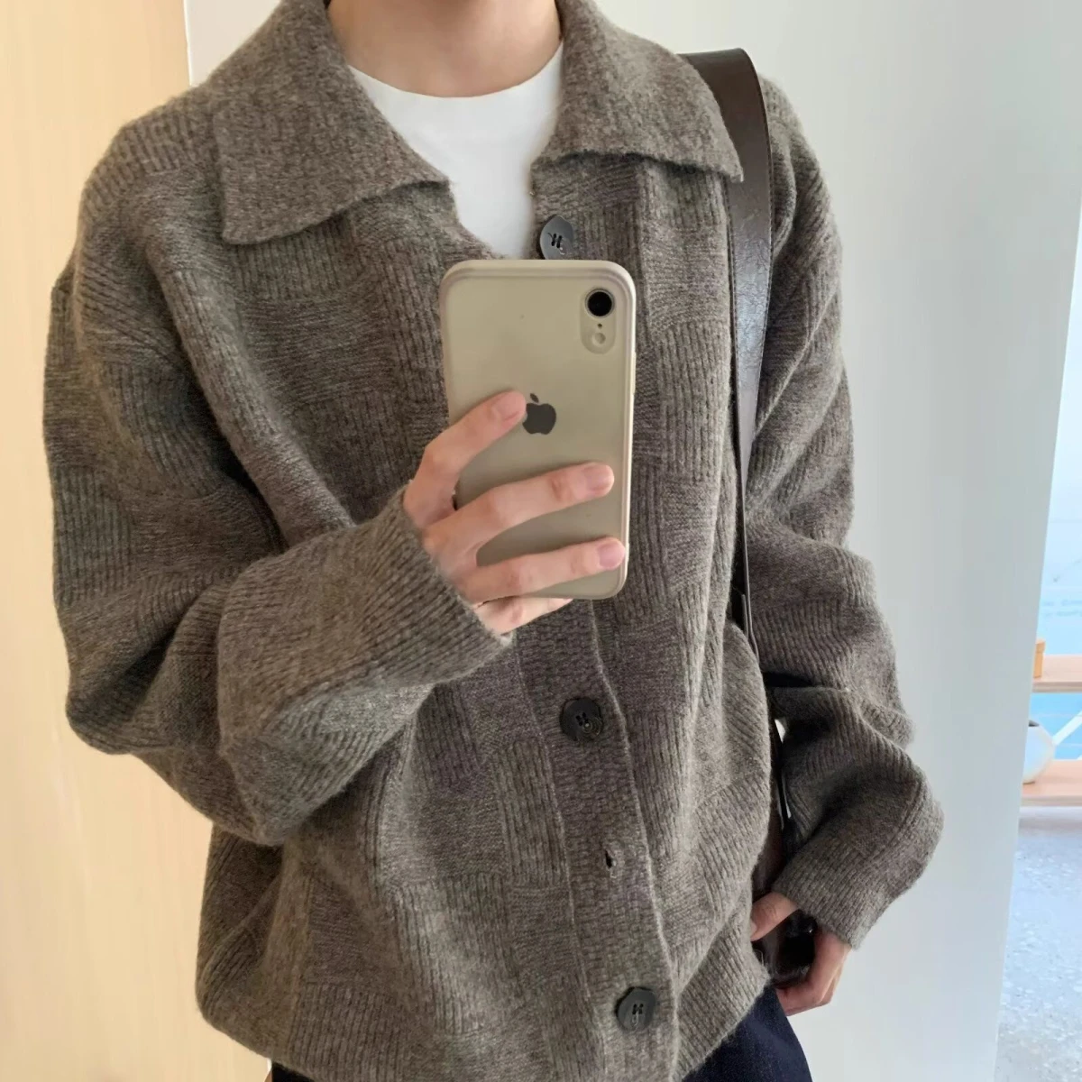 

Retro Chic Autumn Winter ort Loose Fit Velvet irt Jaet Women's Faion Button up Collar Versatile Outerwear Knitted Swe...