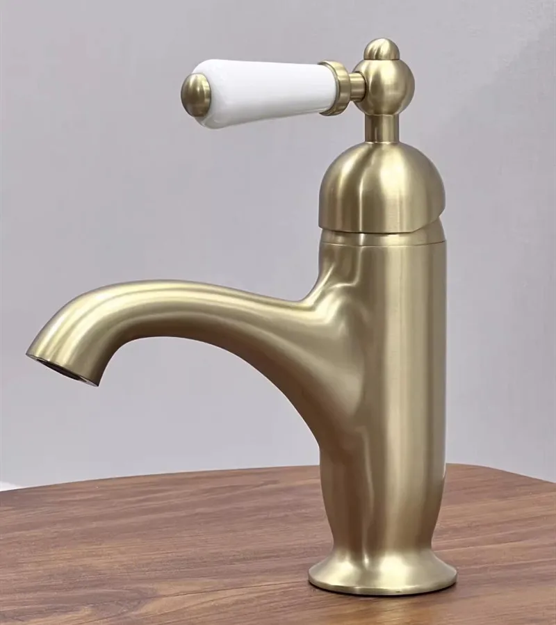 

Basin Faucet Bathroom Single Lever Sink Crane Brass Classical Hot Cold Brush Gold Sink Faucet Top High Quality Classical Style