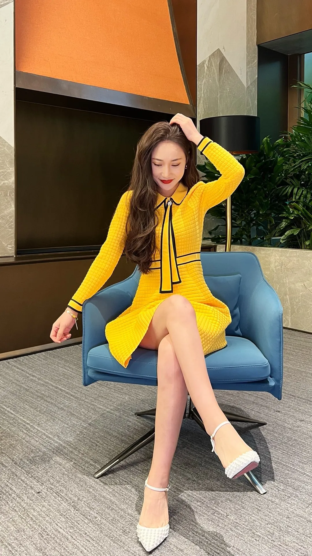 

New 2023 Autumn And Winter Women's ClothingTemperament Waist-Controlled Fashion Long Sleeve Knitted Dress 1023