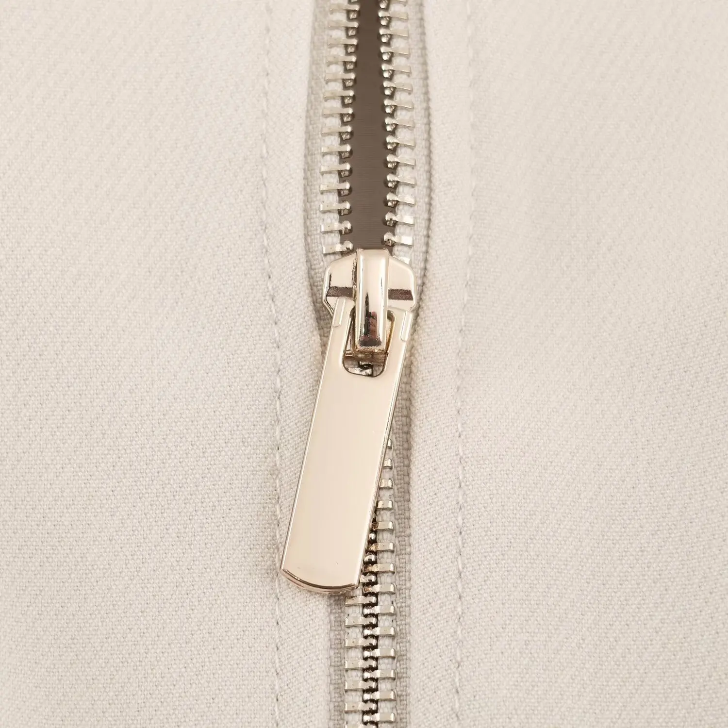 Neue Damen-Bomberjacke mit Stehkragen, lässige, kurze Jacke mit Reißverschluss, elastischem Saum, langen Ärmeln, einfarbig, modische Oberbekleidung für Damen – Detail 11