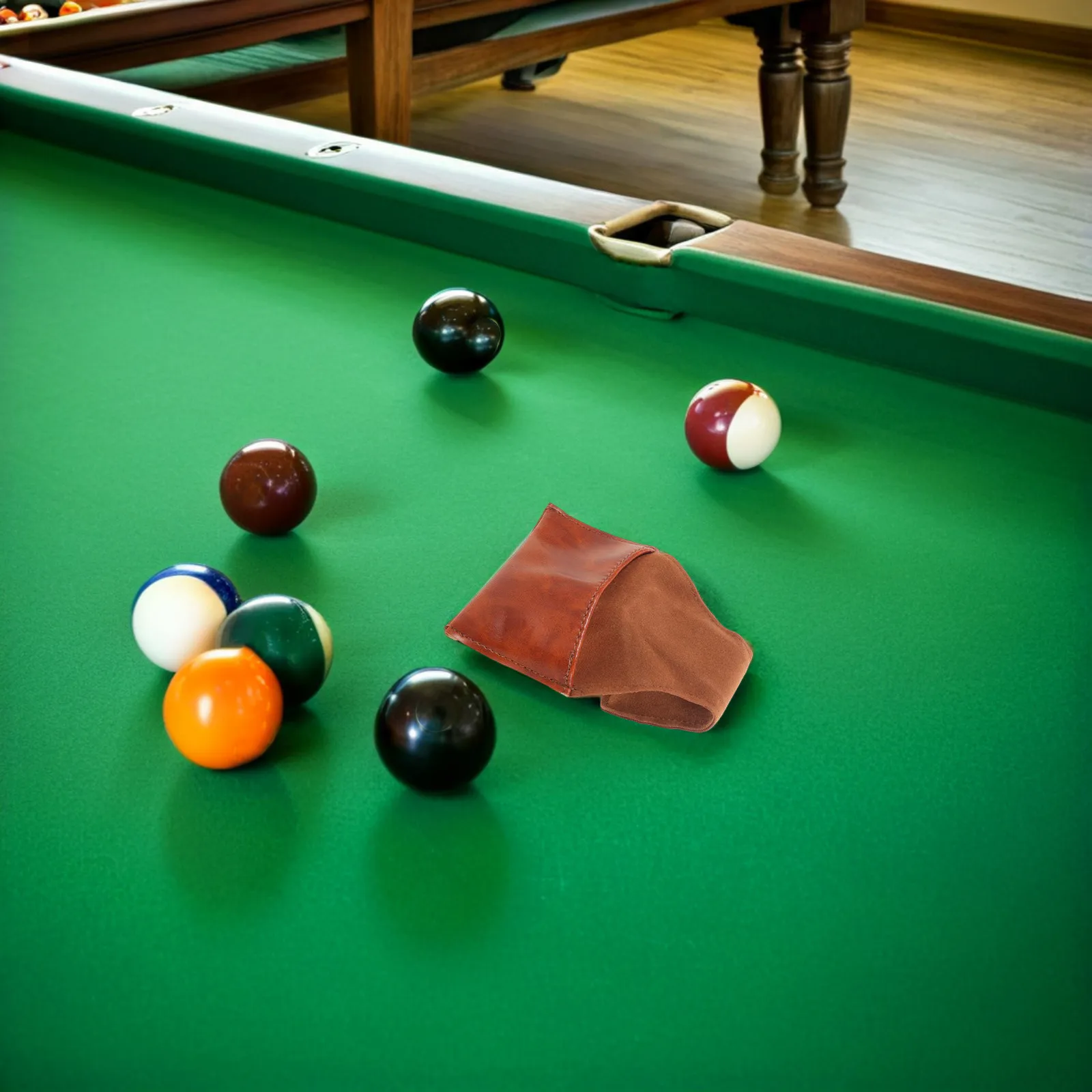 

PU Snooker Cue Chalk Holder Portable Billiard Chalk Bag Dustproof Pocket for Pool Table Accessories PU Snooker Cue Chalks Pouch