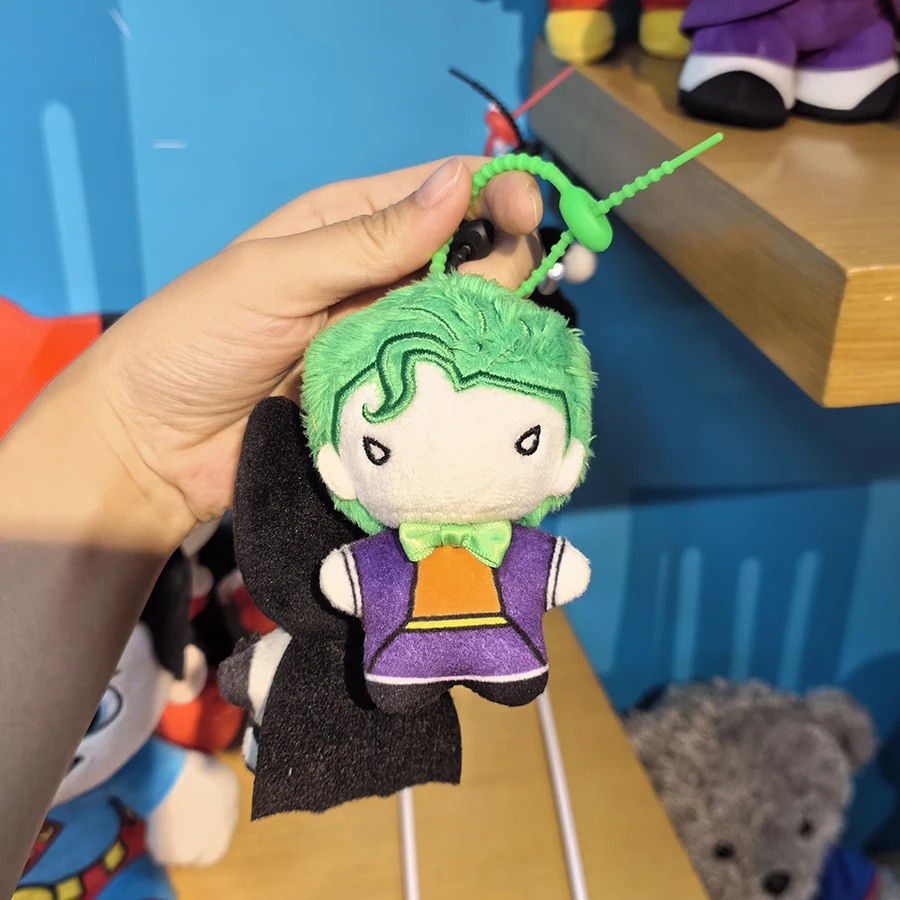 9 cm großer weicher Plüsch-Schlüsselanhänger DC Justice League – Batman Superman Harley Quinn Joker – niedliche Cartoon-Filmpuppen für Halloween und Weihnachten – Detail 5