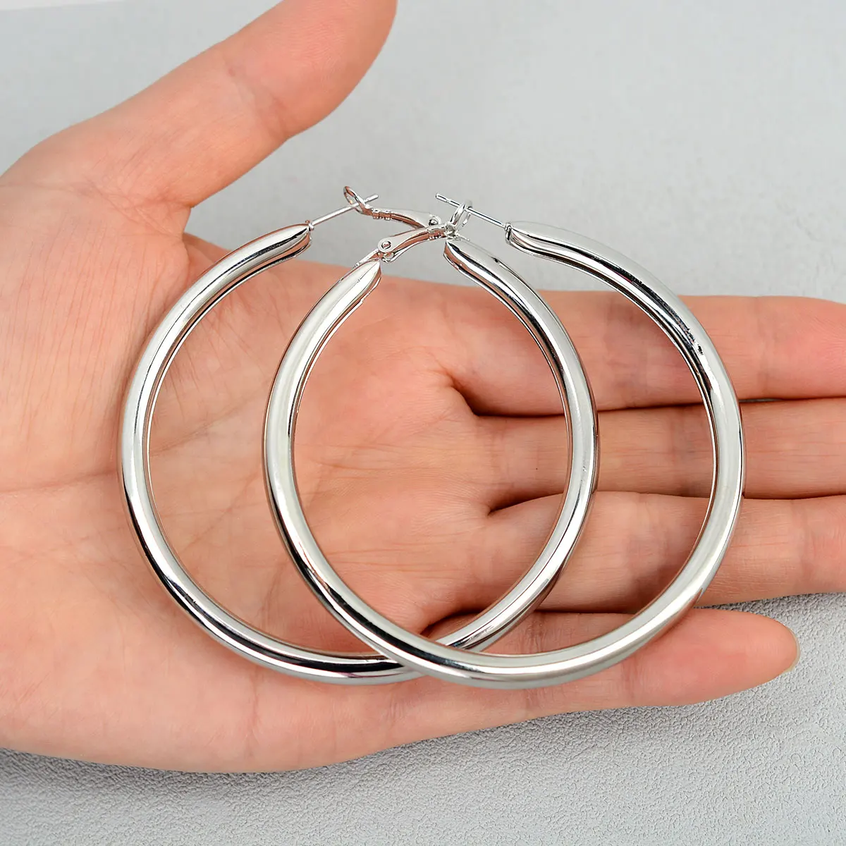 Trendy Silver Color Big or Small Circle Hollow Hoop Earrings for Women Exaggerated Metal Geometric Smooth Round Earrings Jewelry