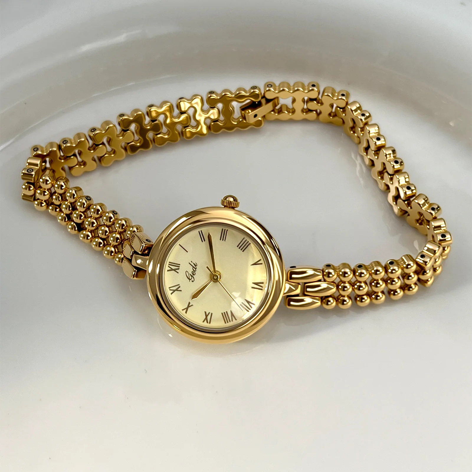 Round Quartz Women's Watch Rows Of Bead Chains Waterproof Fashion Versatile Small Gold Ladies' Bracelet