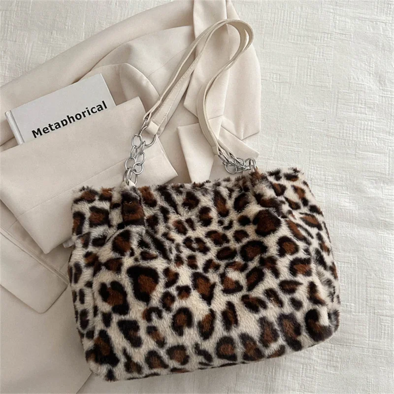 Women's shoulder bag simple large capacity bag fashion leopard print plush tote bag atmosphere plush shoulder bag women's bag