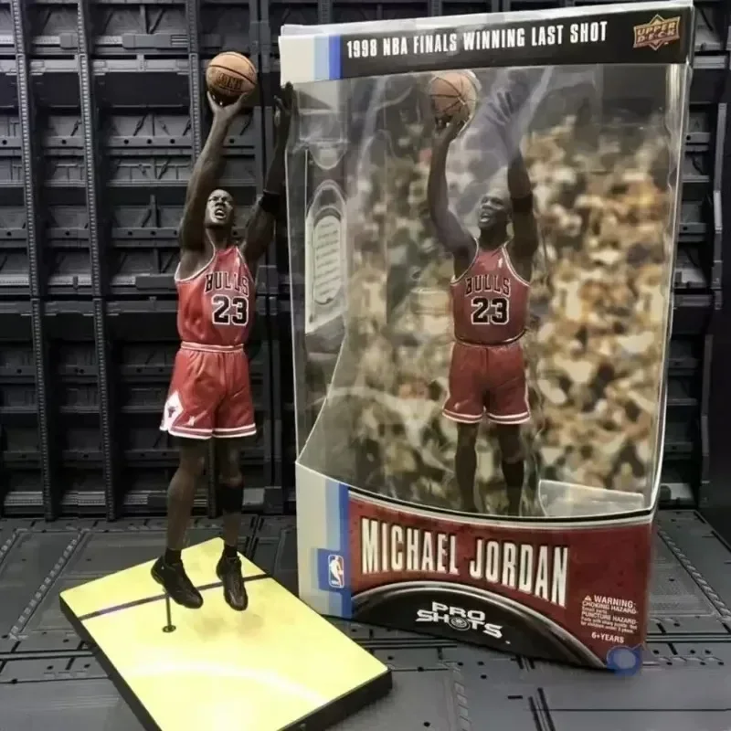 Op voorraad Basketball Star James King Slam Dunk Basketball Stand 1/9 Basketball Player Model Action Figure Modellen Speelgoed Pop Geschenken