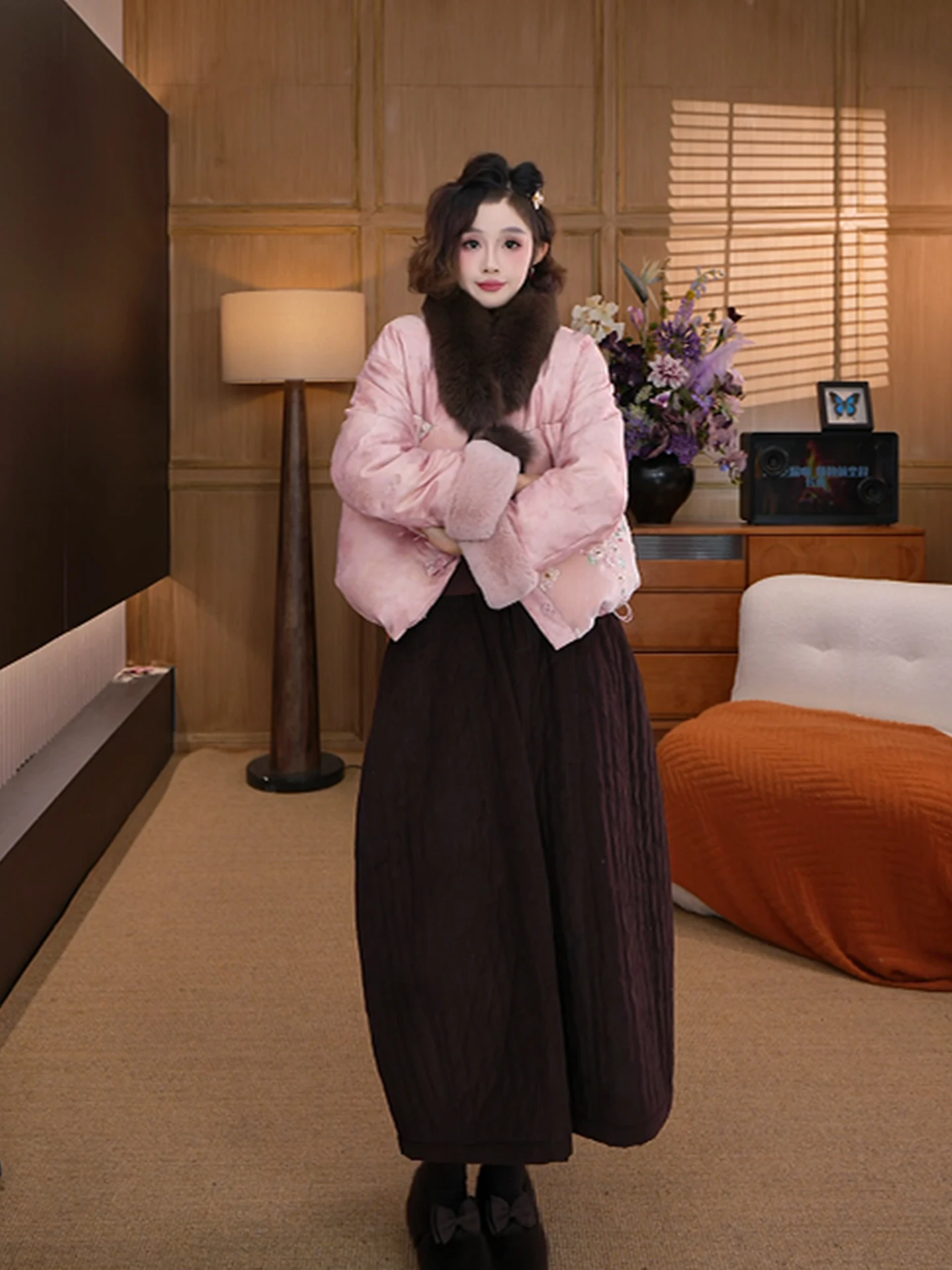 

Мягкий нефрит Fraance, осень-зима, женская куртка свободного покроя из меха кролика, шелковая пуговица с вышивкой, белый гусиный пух, длинный све