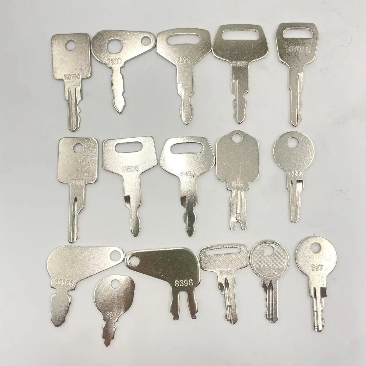 30pcs Excavator Keys Heavy Equipment Construction Ignition Key For Kobelco BOBCAT Komatsu 5P8500 H806 14601 T250 83353 455