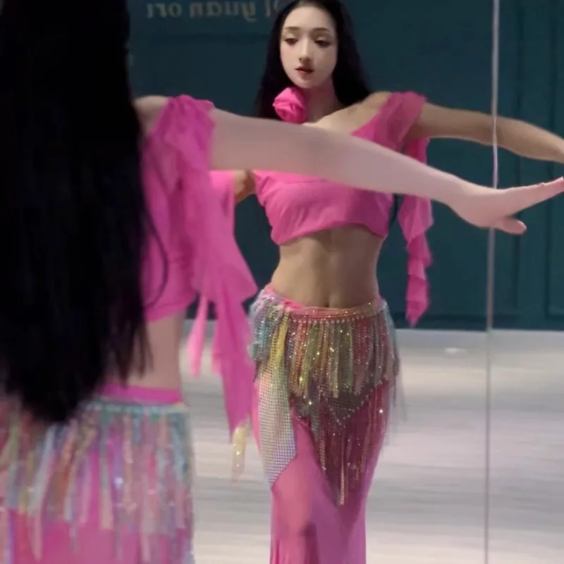 Trajes de dança do ventre personalizados, novo conjunto de vestido de performance, vestido sexy de prática de temperamento, saia de malha rosa, roupa de dança para iniciantes