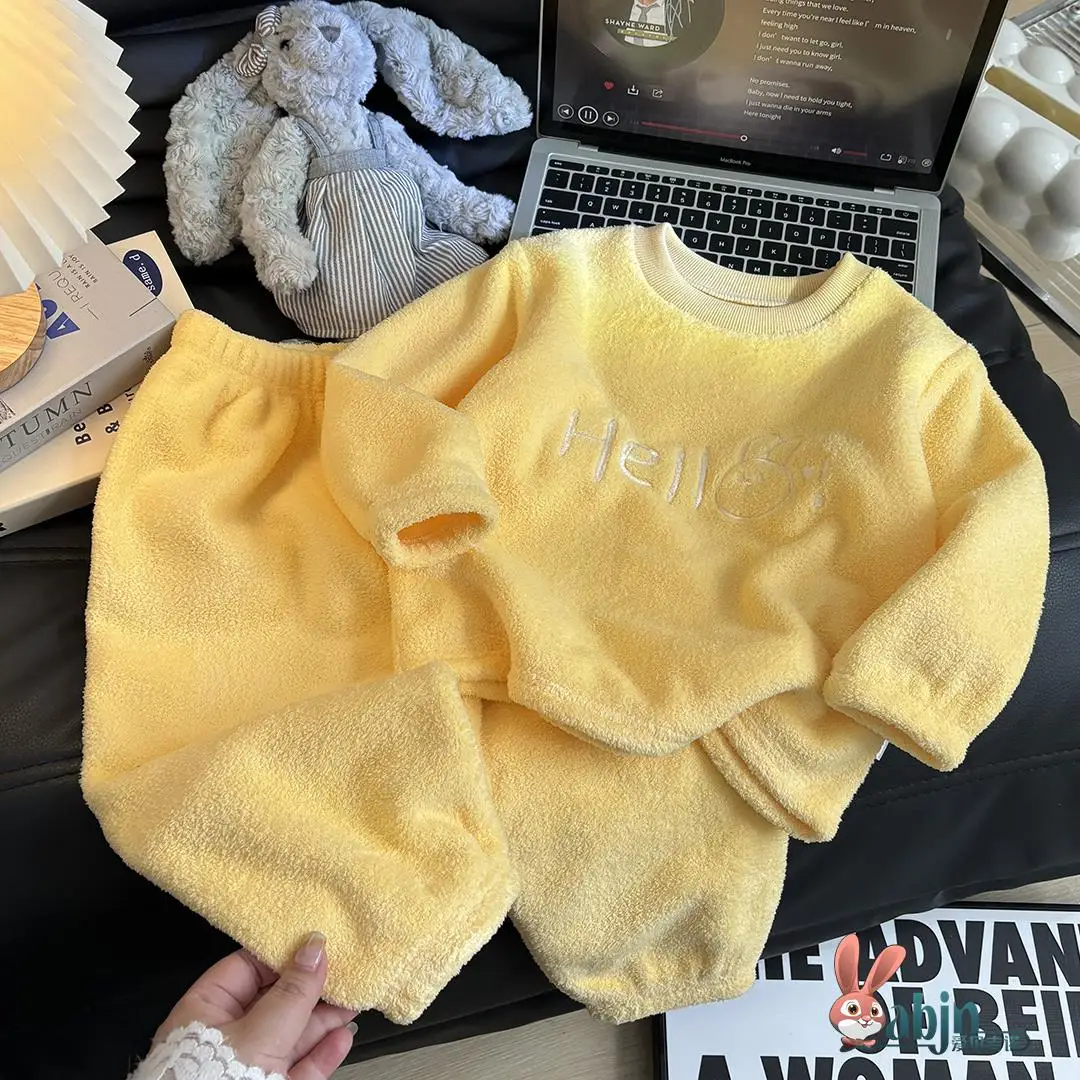 

Утепленный флисовый комплект пижам для детей, теплая домашняя одежда с круглым вырезом и длинными рукавами, подходит для мальчиков от 2 лет и...