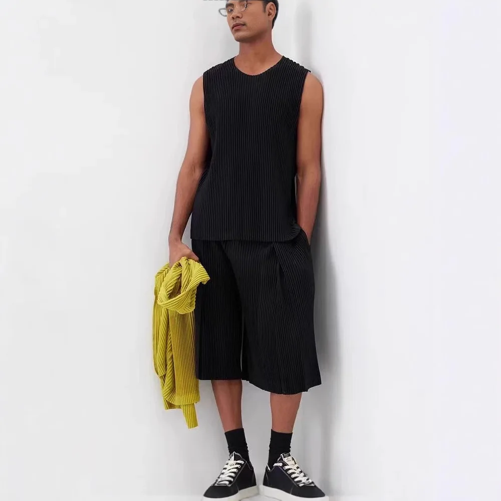 Miyake Fold 2025 Men's Summer Casual Loose Pleated Japanese Design Basis Pleats Base Tank Top Vest Men's Fashion Casual