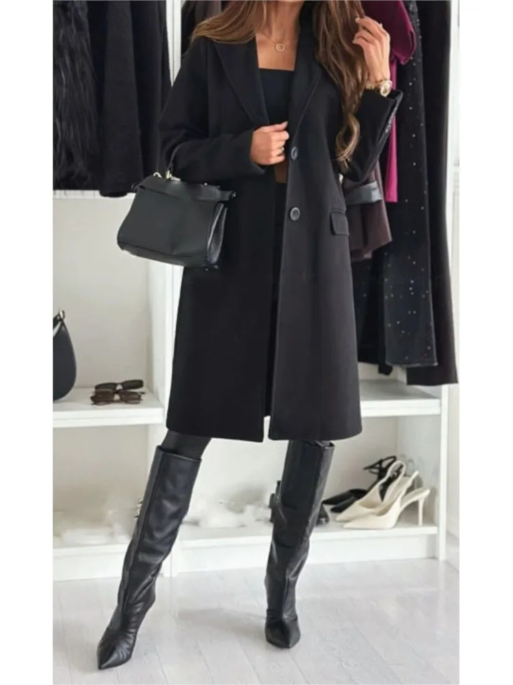 Modny płaszcz damski, jednolity kolor, casualowy, do biura, długi rękaw, zapinany na guziki, z kieszeniami, elegancki, jesienno-zimowy, nowa kolekcja odzieży damskiej.
