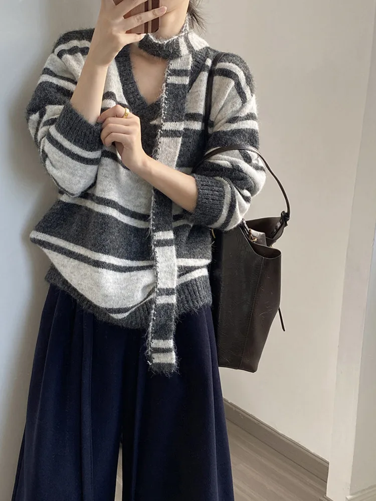 WHTREND Farbblock-gestreifter Pullover mit V-Ausschnitt für Damen, Herbst und Winter, locker gestricktes High-End-Pullover