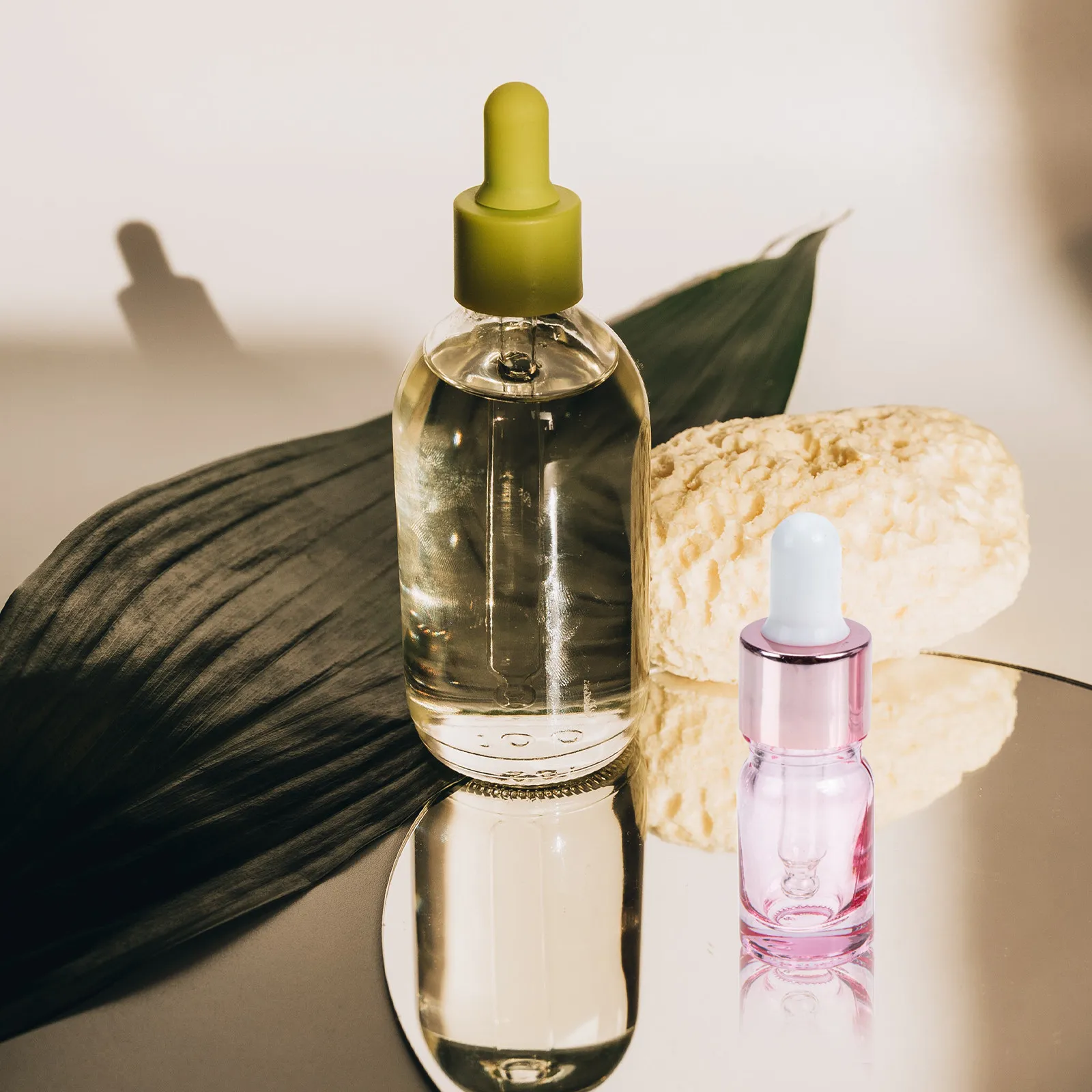 

Набор из 35 флаконов-капельниц цвета розового золота, многоразовые бутылочки для эфирных масел, маленькие стеклянные флаконы для духов для женщин, для путешествий и хранения