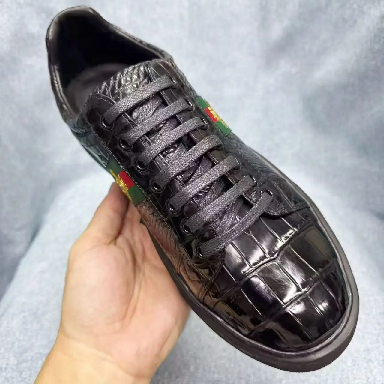 2025 New Genuine Crocodile Skin Men's Shoes Black Cow Skin Lining Alligator Skin Leisure Sneaker Flat shoe With Bee Pic Design