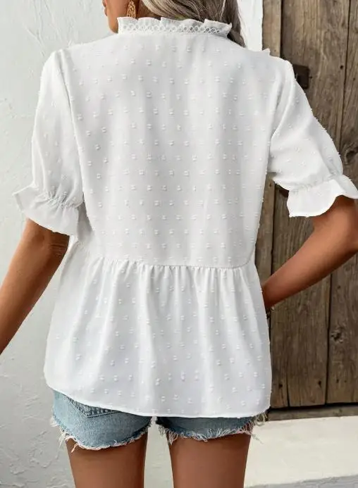 مثير المرأة 2025 الصيف منتجع نمط قطع زهرة زغب الكرة قميص قصير الأكمام الدانتيل تي شيرت البلوز القمم