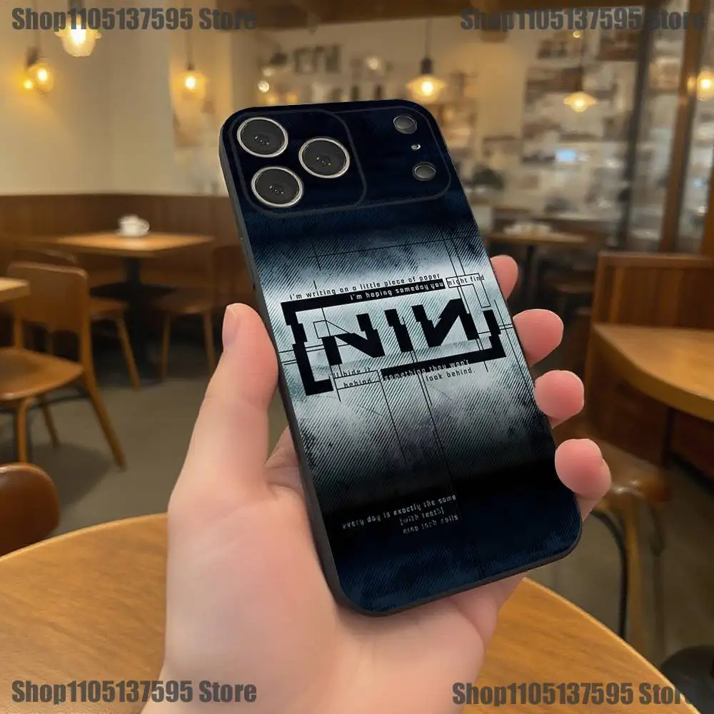 Funda de teléfono en espiral de nueve pulgadas para iPhone 17,16,15,14,13,12,11,Pro,XS,Max,XR,Plus,E,SE4,Mini funda blanda negra