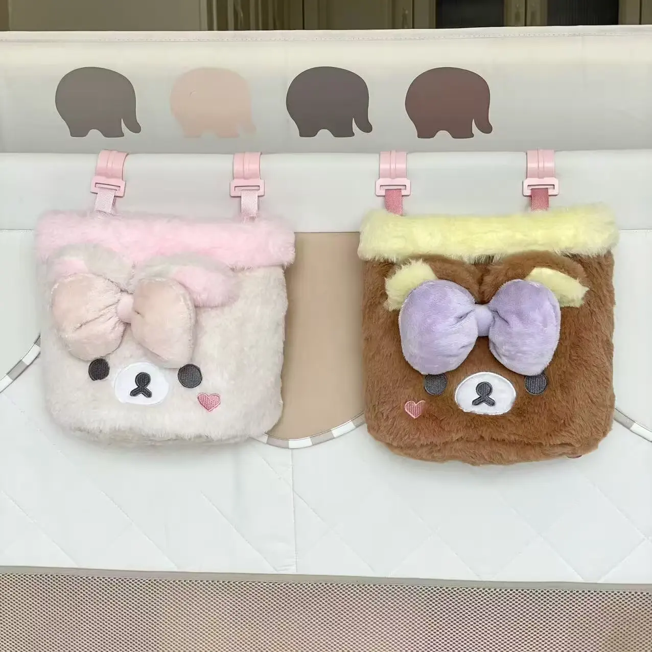 Rilakkuma Hängetasche für Schlafsaal – Süßer Korilakkuma Plüsch-Organizer, weicher Kawaii Caddy für Schreibtisch-Kosmetikaufbewahrung für Mädchen – Detail 1