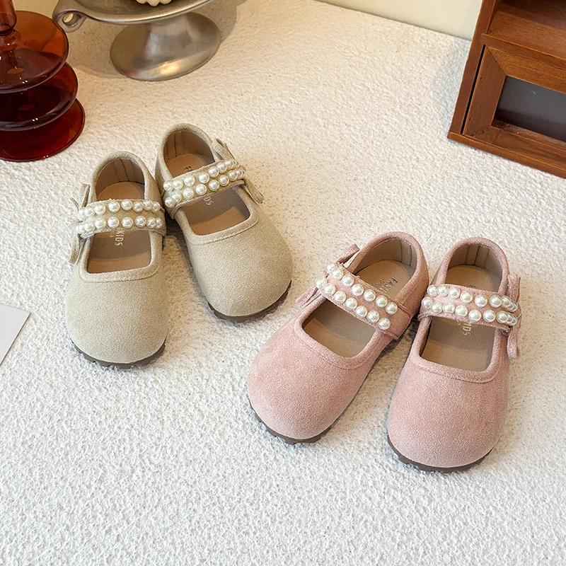 

Осенние туфли принцессы для девочек, милые детские туфли на плоской подошве с жемчужным бантом, однотонная нескользящая модная изысканная детская обувь