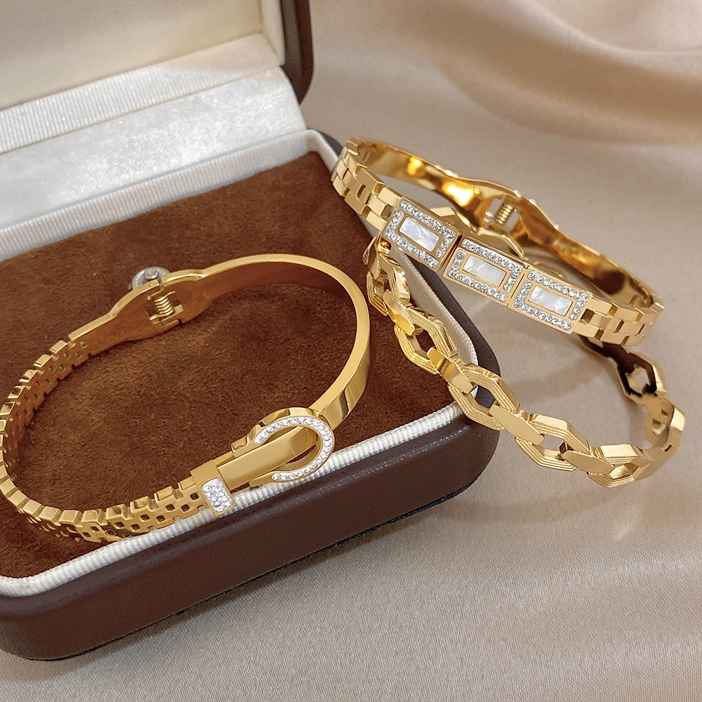 Luxury Buckle Shell Inlay Zircon Cuff Bangle for Women Link Design Gold Plated Stainless Steel Waterproof Bracelet Jewelry Gift