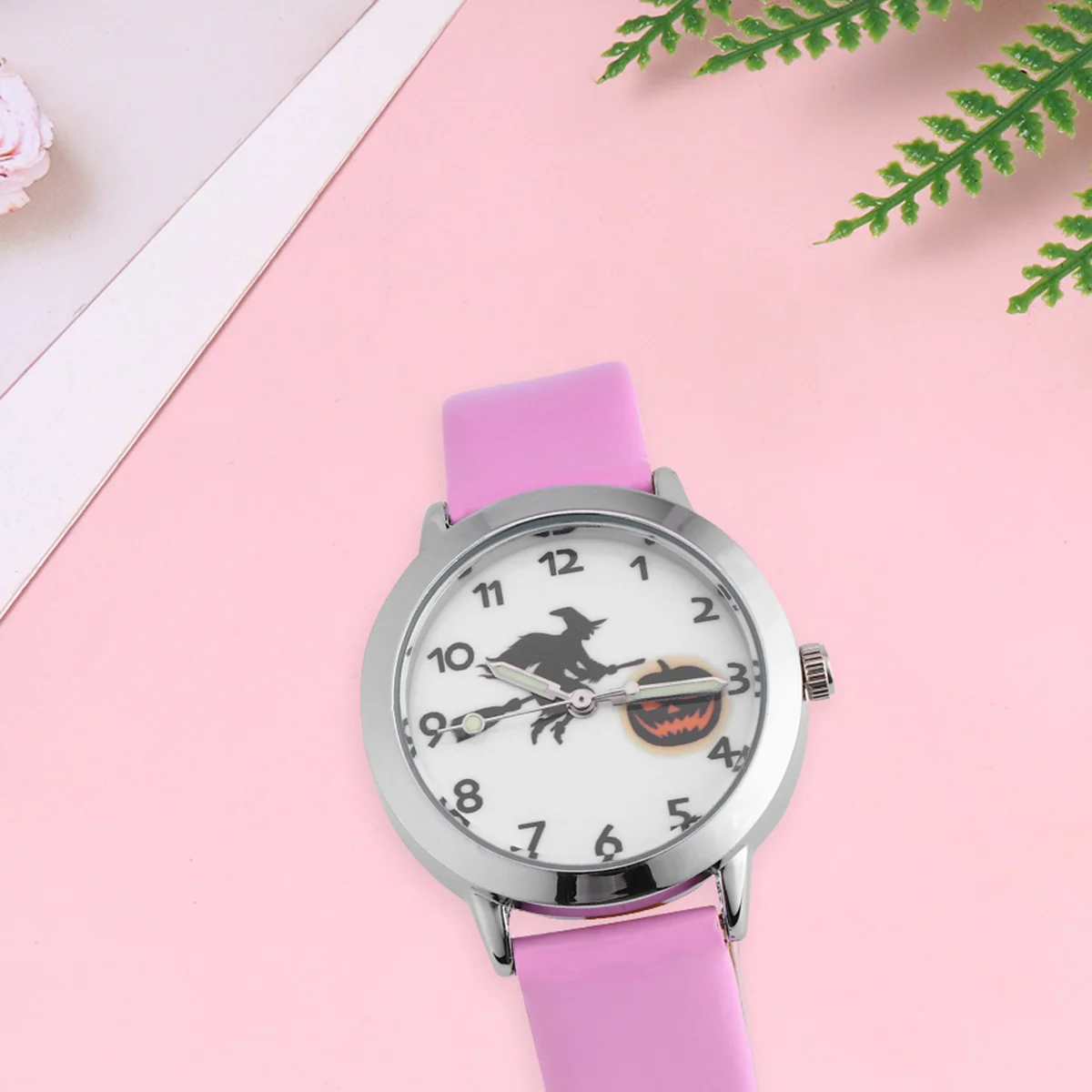 

1 шт. кварцевые часы для детей на Хэллоуин, ведьма, дизайн тыквы, светящаяся стрелка, удобные наручные часы, розовый подарок, детские часы