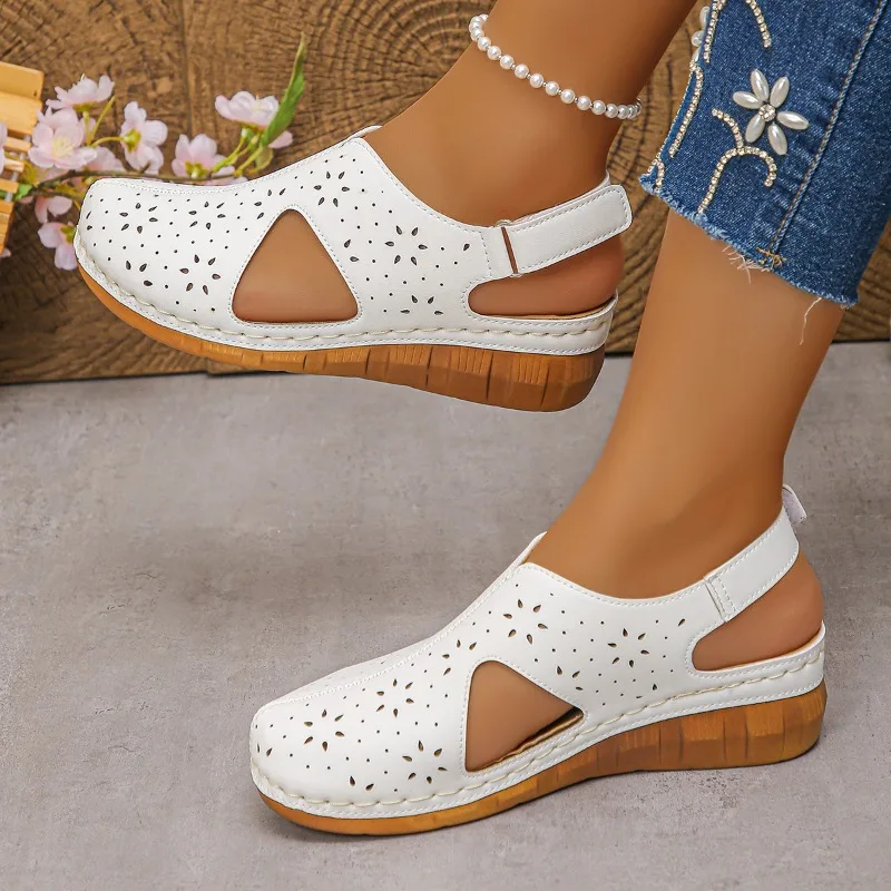 2026 new women's wedge sandals Fashion recessed design, retro-style beach shoes Casual sandals, large-sized summer women's shoes
