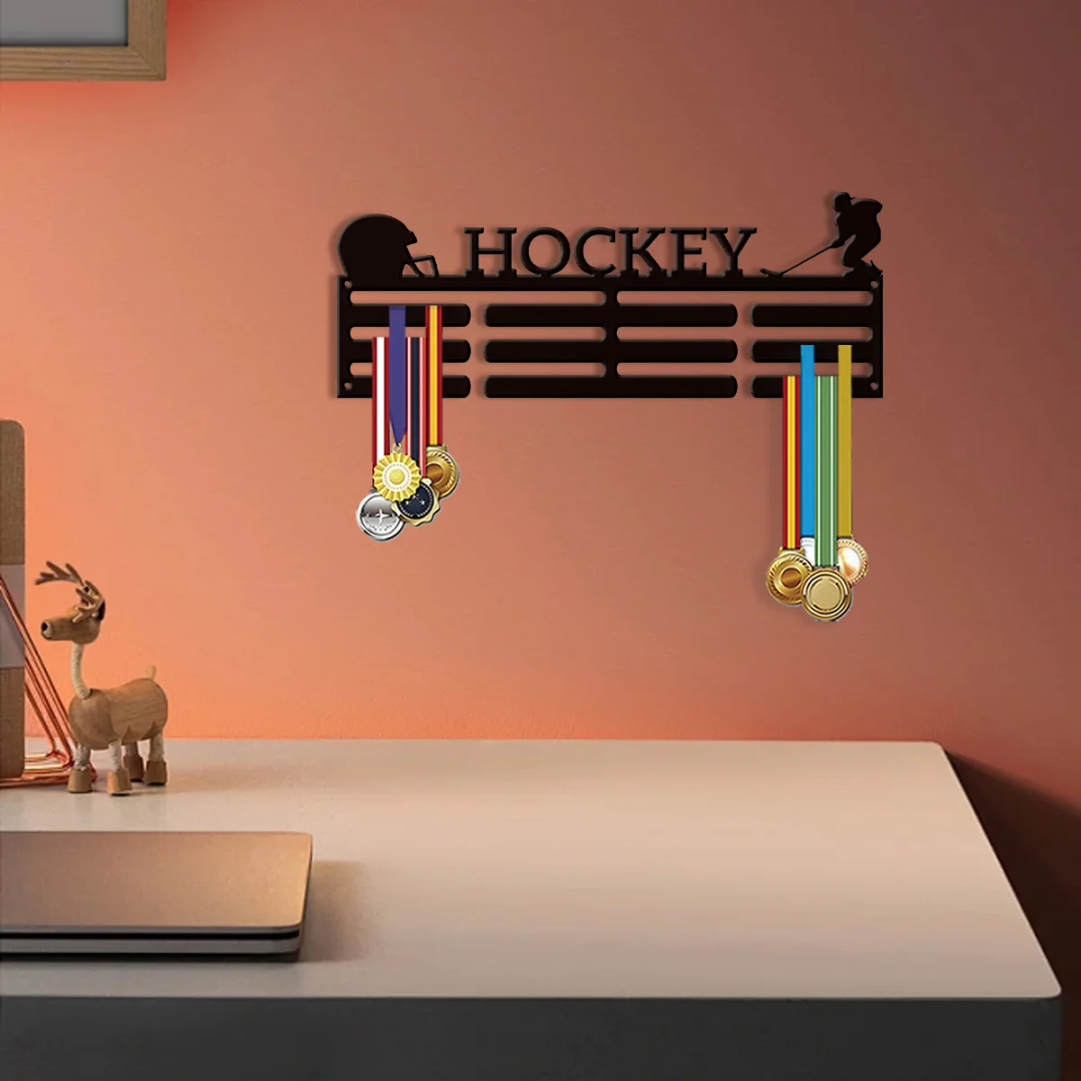 1 decoración de exhibición personalizada para entusiastas del hockey sobre hielo. Fácil de instalar, soporte de pared para medallas personalizado con 50 medallas deportivas retro de metal.