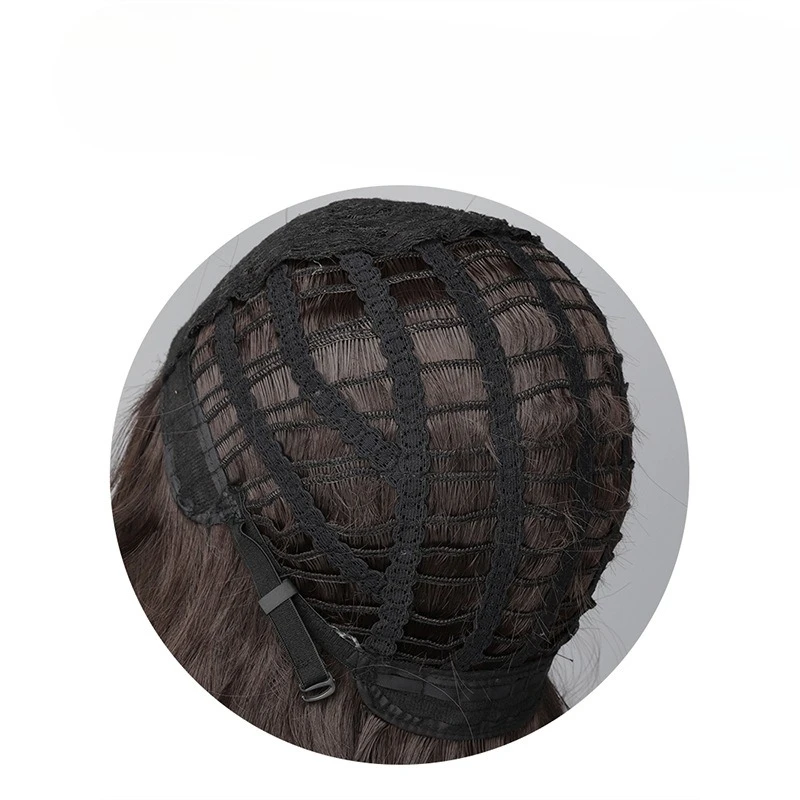 Zwartbruine golvende zijden krullende pruik op hoge temperatuur, natuurlijk haar voor cosplayfeesten, dagelijks gebruik