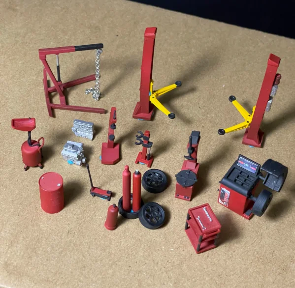 1:64 Miniature Wheel Hub Display Stand, Mini Positioning Instrument, Mini Crane, Engine, Garage, Auto Repair Scene Model