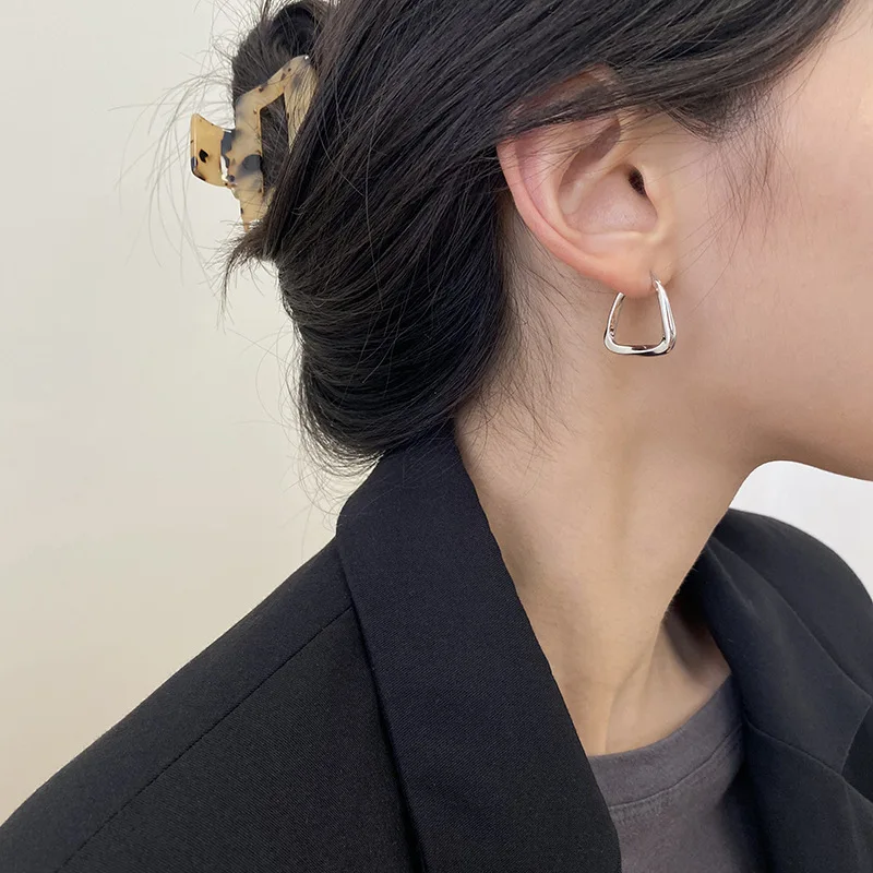 Pendientes de aro cuadrados trenzados geométricos de Color dorado para mujer, diseño Simple, joyería creativa para niñas jóvenes, fiesta de boda